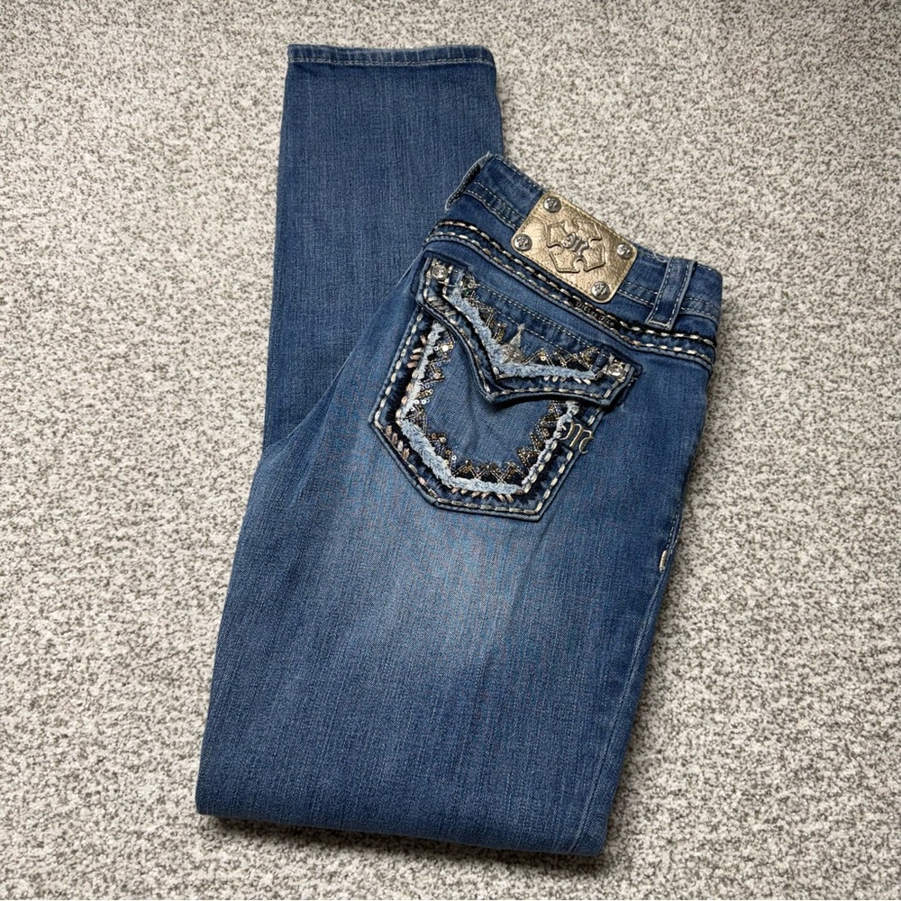 Women’s Miss Me Boyfriend Blue Medium Wash Distressed Ankle Jeans Size 28x30‎